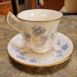 Paragon "Remember Me" teacups, saucers, and Dinner plates